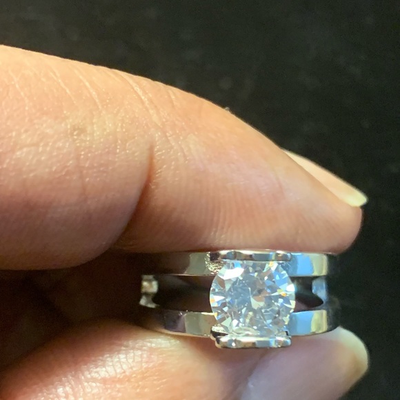 Engagement Ring - Picture 2 of 4